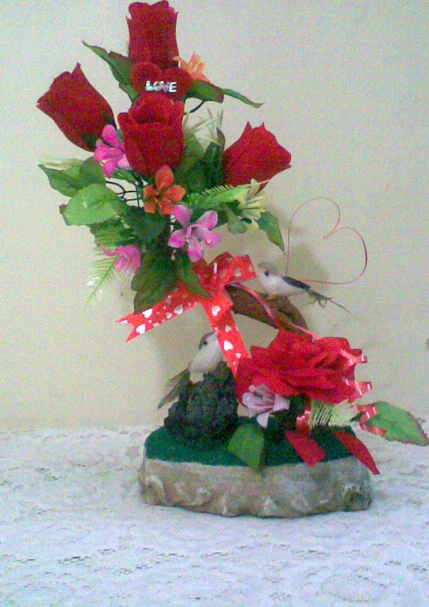 Artificial flower arrangement