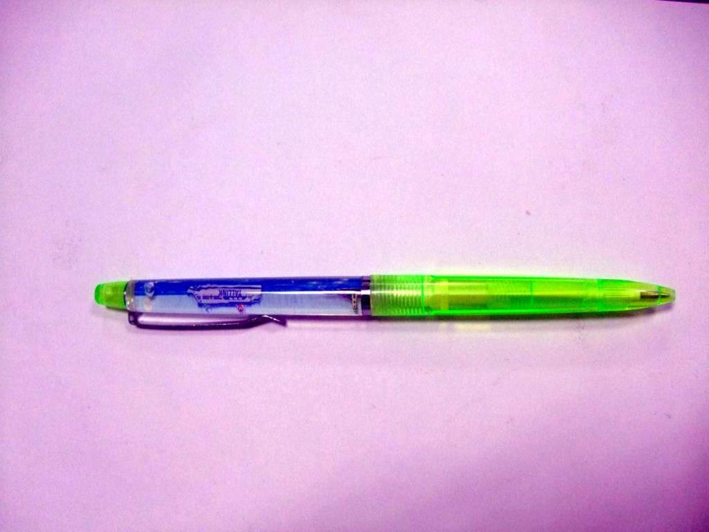 liquid pen with floater