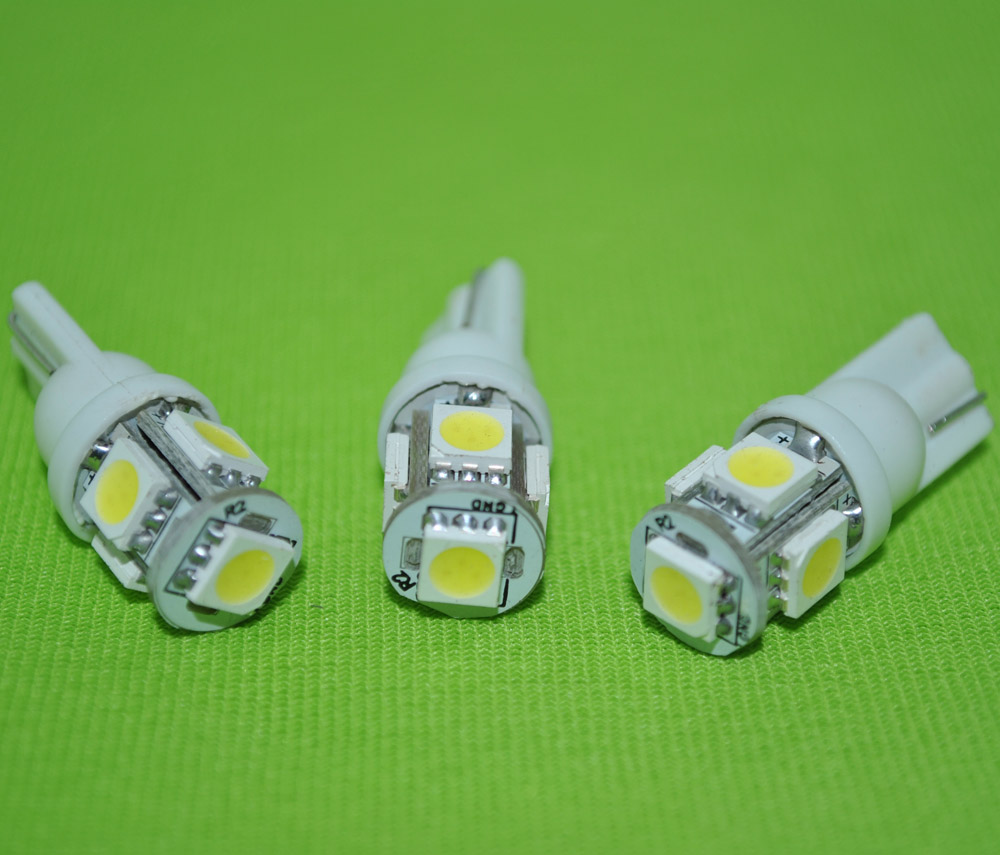 T10 Auto LED Bulb with 5pcs 5050 SMD LED and 12V Input Volta