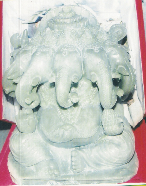 jade ganesha statue