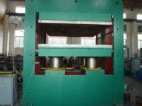 This machine is used for pressing all kinds of rubber mou