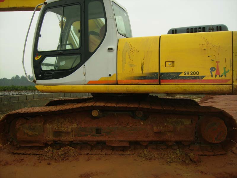 Provide used Sumitomo excavatorSH200A3