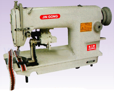 Single-needle pleated sewing machine