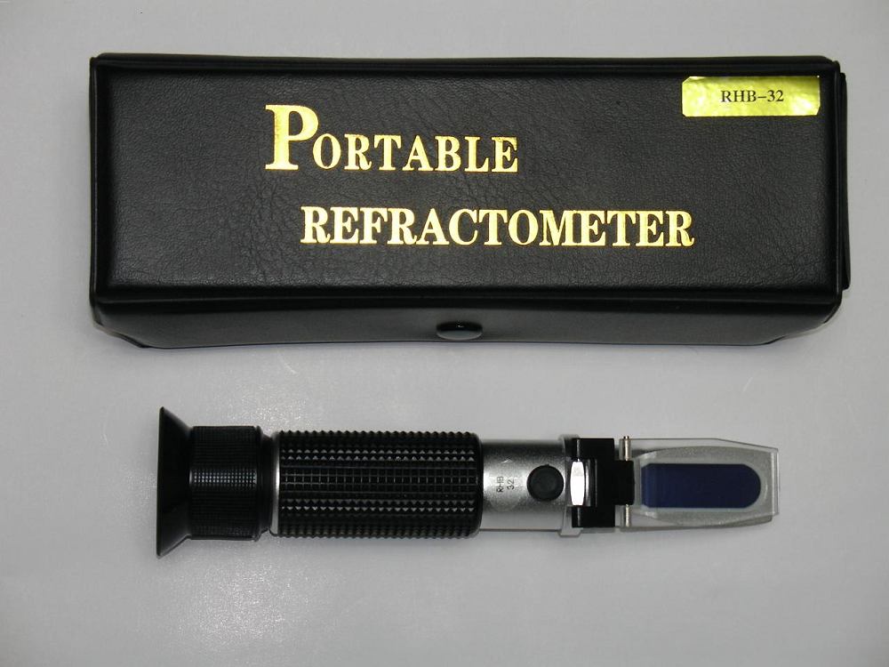 hand-held brix refractometer