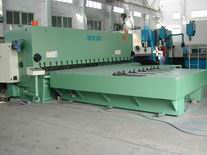 NC Hydraulic shearing machine with front feeder