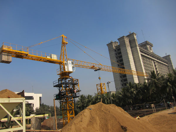 self-raised QTZ63 Tower crane