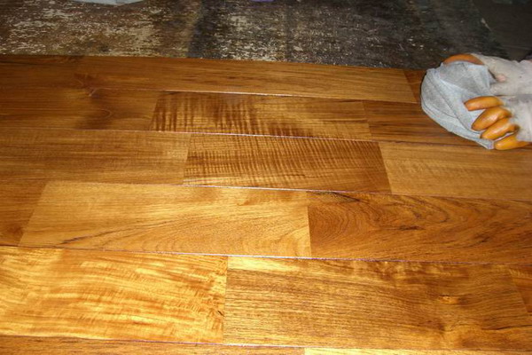 natural oiled golden teak flooring