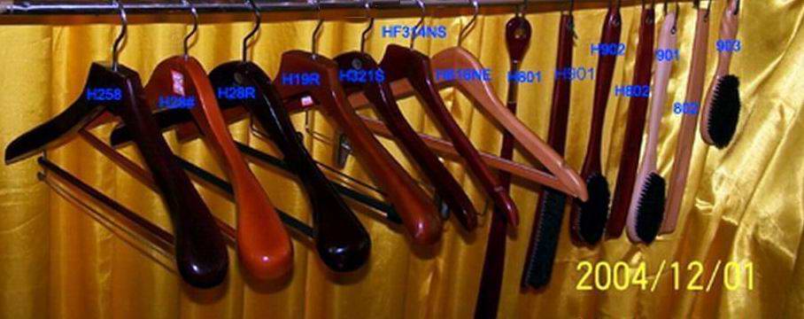 Hotel Wooden Clothes-Hanger and Clothes Brush