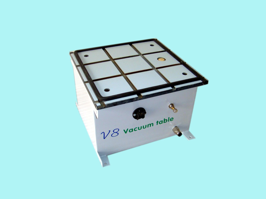 Vacuum table V8