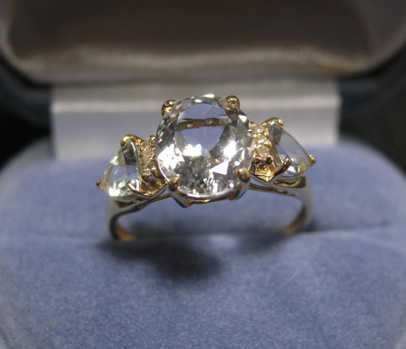 10KT Aquamarine And Diamond Ring