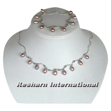 Pearl Necklace and Bracelet Sets